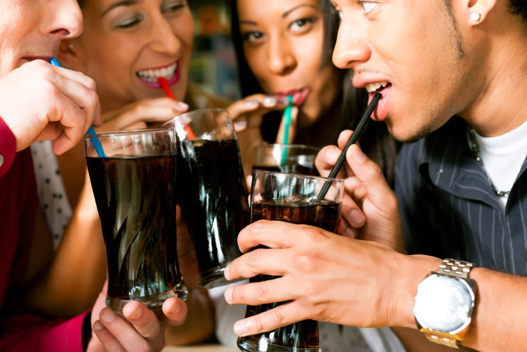 friends-drinking-soda-in-a-bar-calorie-control-council